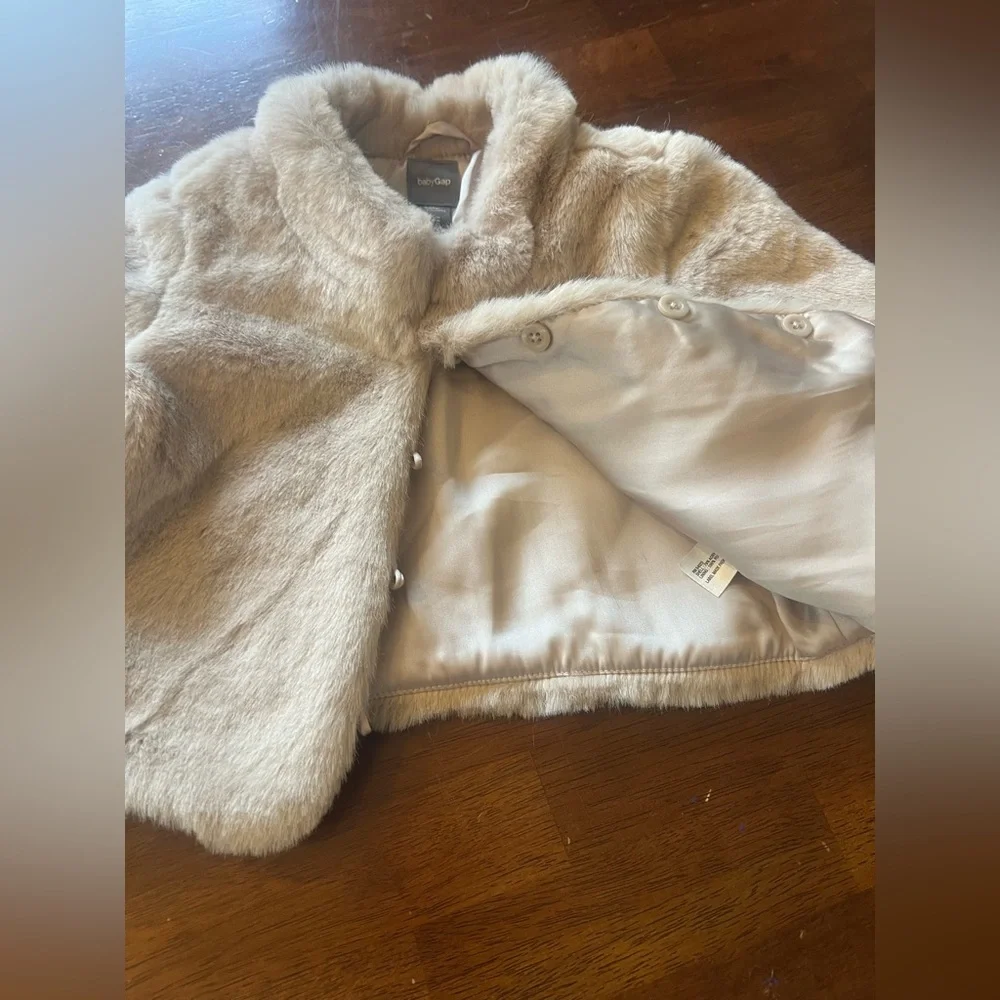 Baby Gap faux‎ fur jacket